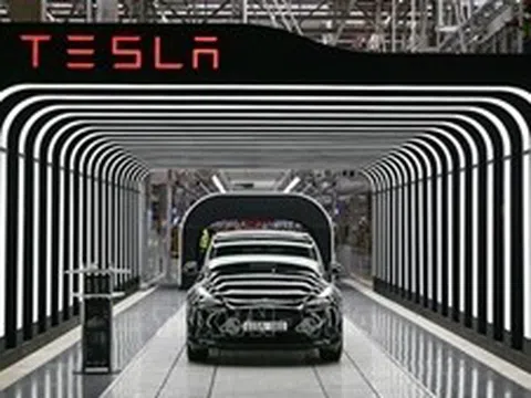 Tesla lùi thời điểm ra mắt xe Model Y giá rẻ