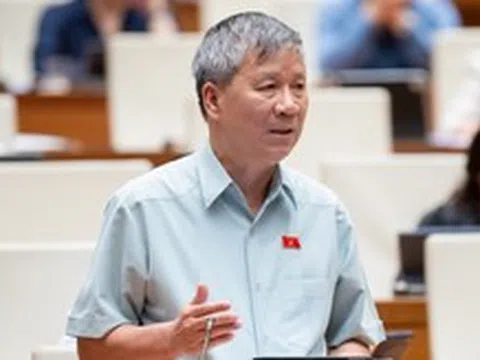Đại biểu Quốc hội nói ngưỡng mộ người phát biểu không cầm giấy đọc