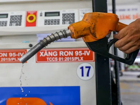 Sau 4 lần giảm liên tiếp, giá xăng dầu tăng trở lại