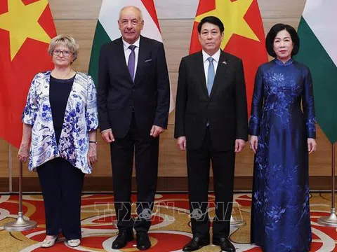 Chủ tịch nước Lương Cường chủ trì chiêu đãi chính thức Tổng thống Hungary