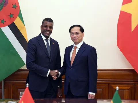 Bộ trưởng Ngoại giao Dominica đánh giá cao thành tựu phát triển và đối ngoại của Việt Nam