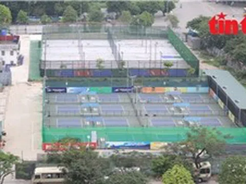 Cần xử lý dứt điểm tổ hợp sân pickleball 'mọc' trên đất dự án bỏ hoang ở Hà Nội