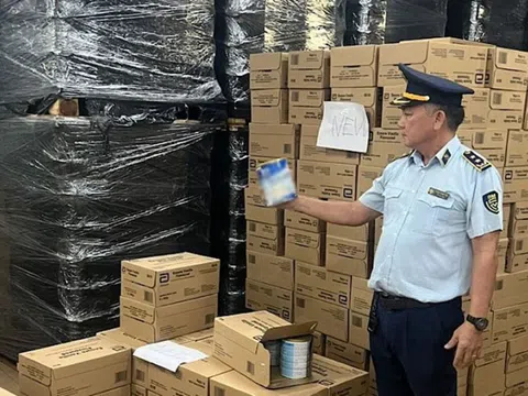 Cao điểm chống buôn lậu, hàng giả: 'Siết' các mặt hàng thiết yếu như sữa, thuốc, mỹ phẩm