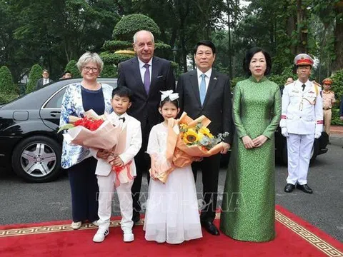 Tổng thống Hungary Sulyok Tamas và Phu nhân rời Hà Nội, kết thúc thăm chính thức Việt Nam