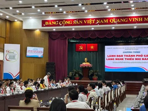 Lãnh đạo Tp.HCM lắng nghe ý kiến thiếu nhi