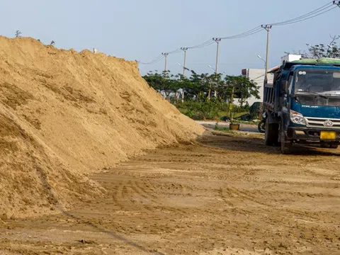 Chủ tịch Quảng Nam yêu cầu khẩn trương khai thác 34 mỏ cát, ngăn chặn tình trạng găm hàng, nâng giá trục lợi
