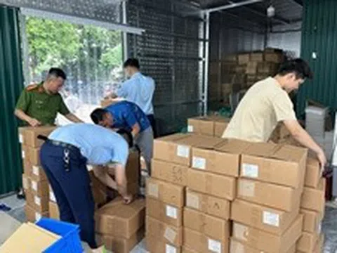 Phát hiện hơn 5.000 lọ mỹ phẩm nhập lậu tại Gia Lâm, Hà Nội