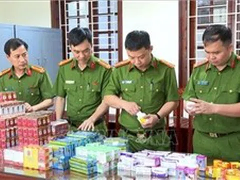 Chủ động lấp lỗ hổng, xóa vùng cấm trong phòng, chống buôn lậu, hàng giả