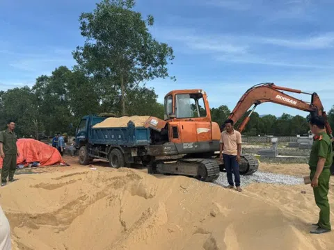 Vừa bị phạt hơn 100 triệu, người đàn ông tiếp tục khai thác cát trái phép
