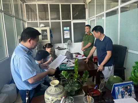 Nam Định: Phát hiện, tạm giữ lượng lớn hàng nhập lậu, không rõ nguồn gốc trên thị trường