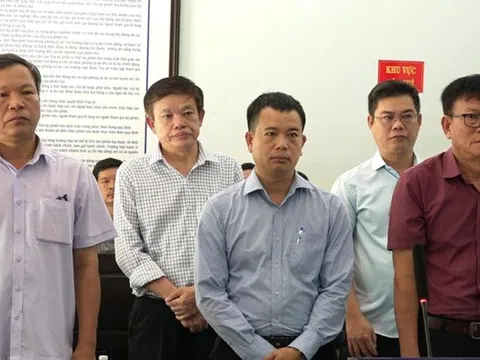 Nguyên giám đốc Trung tâm Đăng kiểm xe cơ giới ở Huế cùng thuộc cấp lĩnh án vì nhận hối lộ