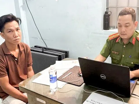 Thủ đoạn của "con bạc" trổ mái tôn trộm sạch tiền ở tiệm tạp hóa