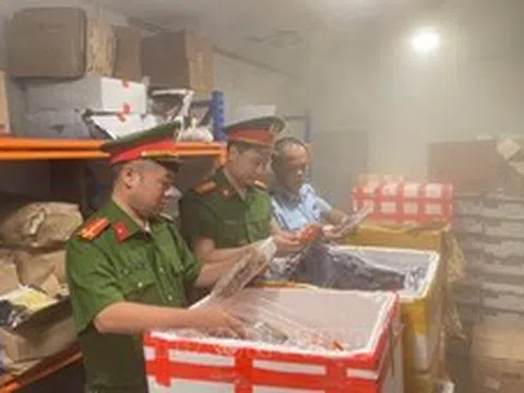 Liên tiếp phát hiện hàng hóa không rõ nguồn gốc