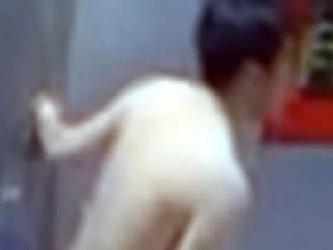 Truy tìm người đàn ông đuổi theo cô gái, có hành vi phản cảm trong đêm