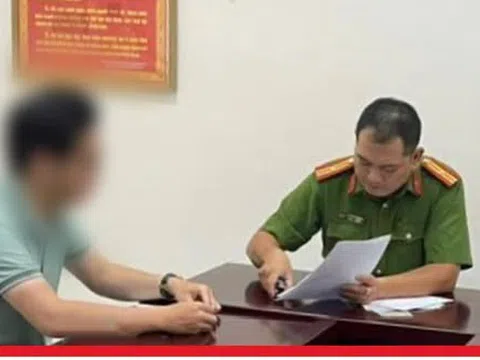 Danh tính 9X "thoát y" đuổi theo cô gái trong đêm