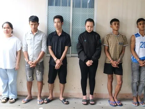 Kiểm tra nhà nghỉ trong đêm, phát hiện bí mật của 4 gã trai cùng 1 người phụ nữ