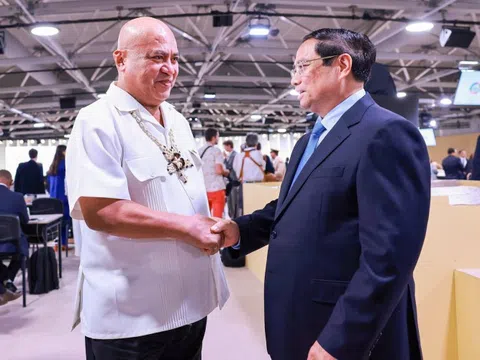 Thủ tướng Phạm Minh Chính gặp Thủ tướng Tuvalu