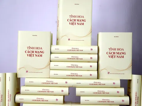 Ra mắt cuốn sách ‘Tinh hoa cách mạng Việt Nam’ của nhà báo lão thành Hà Đăng