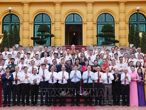 Chủ tịch nước Lương Cường: Sự sáng tạo và tài hoa là yếu tố quan trọng nhất tạo nên giá trị bền vững cho sản phẩm truyền thống