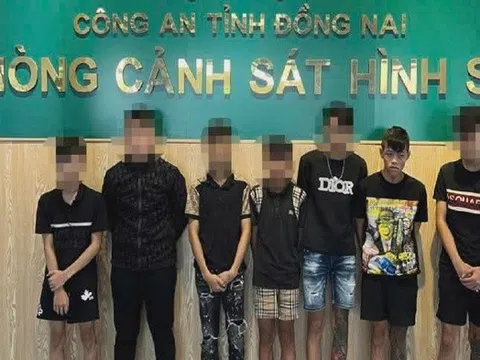 Tạm giữ 3 đối tượng trong nhóm thiếu niên vác dao chém người giữa đêm