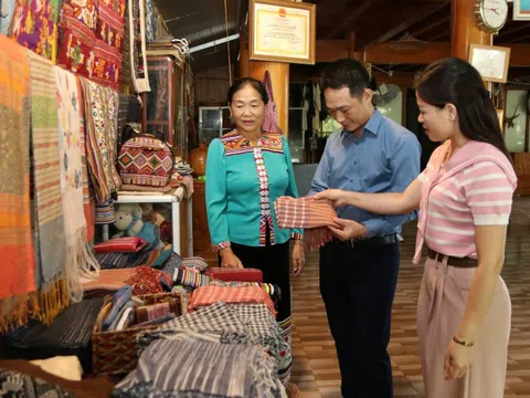 Bảo tồn nghề dệt thổ cẩm truyền thống của đồng bào dân tộc Thái Nghệ An
