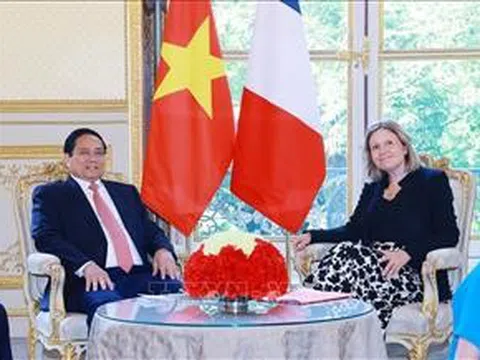 Thủ tướng Phạm Minh Chính hội kiến Chủ tịch Quốc hội Pháp