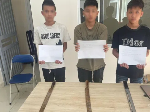 Bắt 3 thanh thiếu niên cầm kiếm đi cướp tài sản lúc rạng sáng