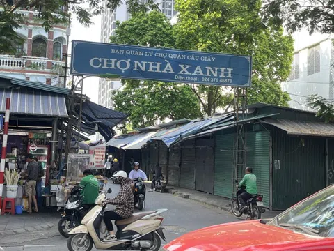 Cảnh hiếm thấy tại "chợ sinh viên" lớn nhất quận Cầu Giấy