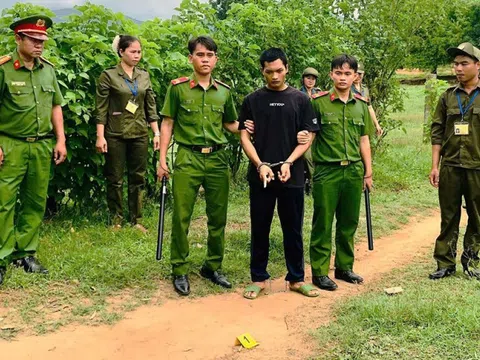 Con rể nổ súng nhiều phát vào nhà cha vợ, cướp xe máy bỏ trốn