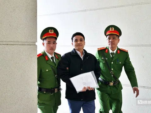 Cựu phó giám đốc sở hầu tòa vì hưởng lợi tiền tỷ vụ “chuyến bay giải cứu”
