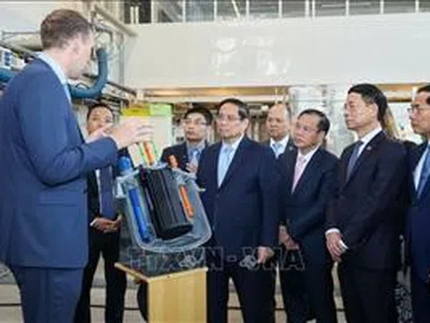 Thủ tướng Phạm Minh Chính làm việc với Phòng thí nghiệm hạt nhân của Viện Nghiên cứu Hoàng gia Thụy Điển