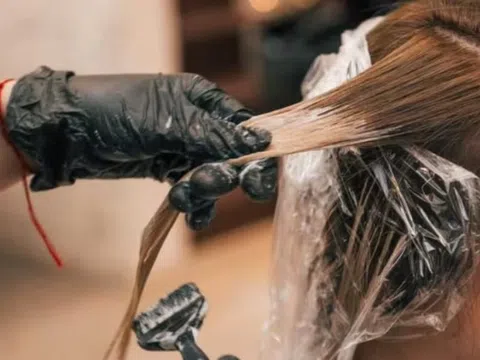 Ngạt mũi, mất khứu giác vì nghề... làm đẹp