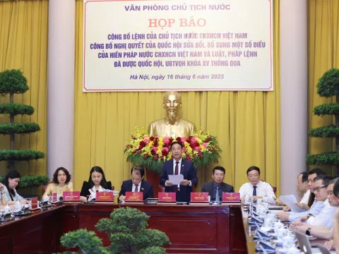 Công bố Lệnh của Chủ tịch nước về Hiến pháp sửa đổi