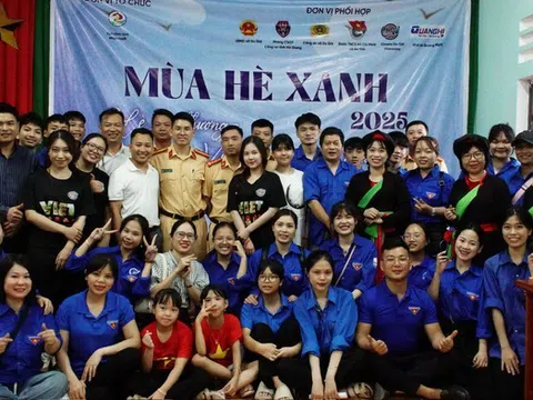 Hội luật gia Cần Thơ tham gia chương trình thiện nguyện “Mùa hè Xanh 2025 - Hè yêu thương, vững bước đến trường"