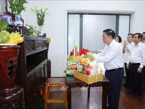 100 năm Báo chí Cách mạng Việt Nam: Đồng chí Nguyễn Trọng Nghĩa thăm và chúc mừng các nhà báo lão thành