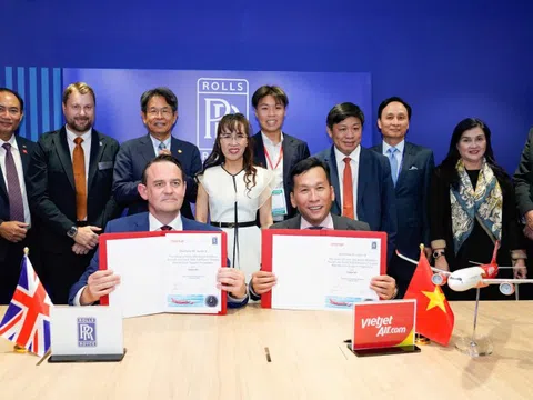 Vietjet ký đơn hàng 'khủng' với Rolls-Royce