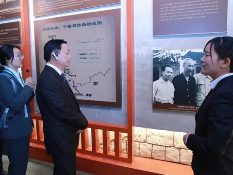 Phó Thủ tướng Trần Hồng Hà thăm Khu di tích Chủ tịch Hồ Chí Minh tại TP. Côn Minh, tỉnh Vân Nam (Trung Quốc)