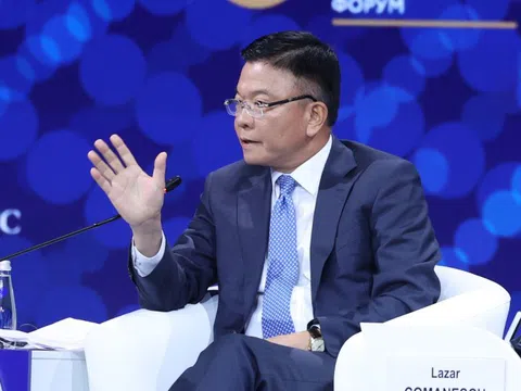 Phó Thủ tướng Lê Thành Long đối thoại về các vấn đề nóng tại Diễn đàn Kinh tế quốc tế Saint Petersburg, LB Nga