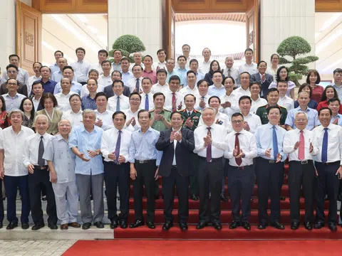 Thủ tướng: Báo chí cách mạng tiếp tục phát huy truyền thống trăm năm với 'tâm sáng - lòng trong - bút sắc'