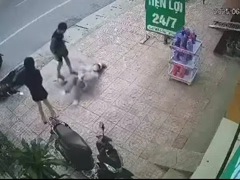 Điều tra vụ nam thanh niên túm cổ áo, quật ngã và hành hung 2 cô gái