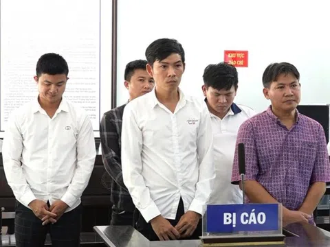 Tổ chức cho 235 người trốn đi nước ngoài, 5 bị cáo lĩnh án