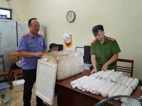 Khởi tố 4 người vụ mua thuốc nổ chế mìn