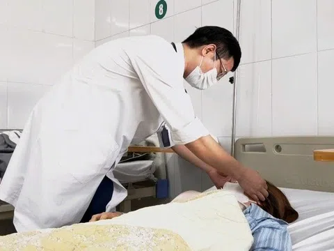 Tự nặn mụn bọc, nữ bệnh nhân nhập viện vì viêm mô bào