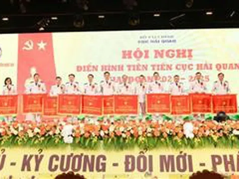 Hải quan tôn vinh tập thể, cá nhân điển hình tiên tiến