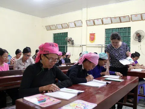 UBND cấp xã quyết định bố trí giáo viên làm việc tại trung tâm học tập cộng đồng