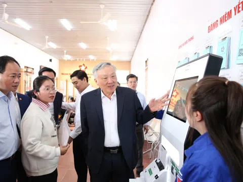 Phó Thủ tướng Thường trực Nguyễn Hòa Bình thăm và làm việc với xã Đức Trọng