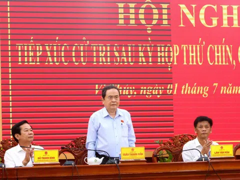 Chủ tịch Quốc hội Trần Thanh Mẫn tiếp xúc cử tri TP. Cần Thơ