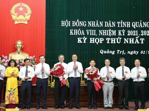 Ngày đầu vận hành chính quyền 2 cấp ở Quảng Trị: Bộ phận "một cửa" hoạt động liên tục, sẵn sàng tiếp đón người dân
