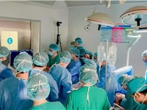 Nâng tầm ngành y tế Việt - Bài 2: Khẳng định uy tín và tay nghề của bác sĩ