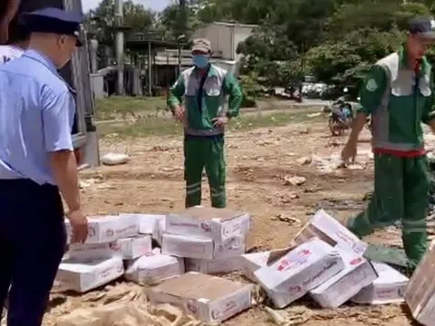 Tiêu huỷ 1 tấn chân gà đông lạnh mua trôi nổi trên mạng xã hội